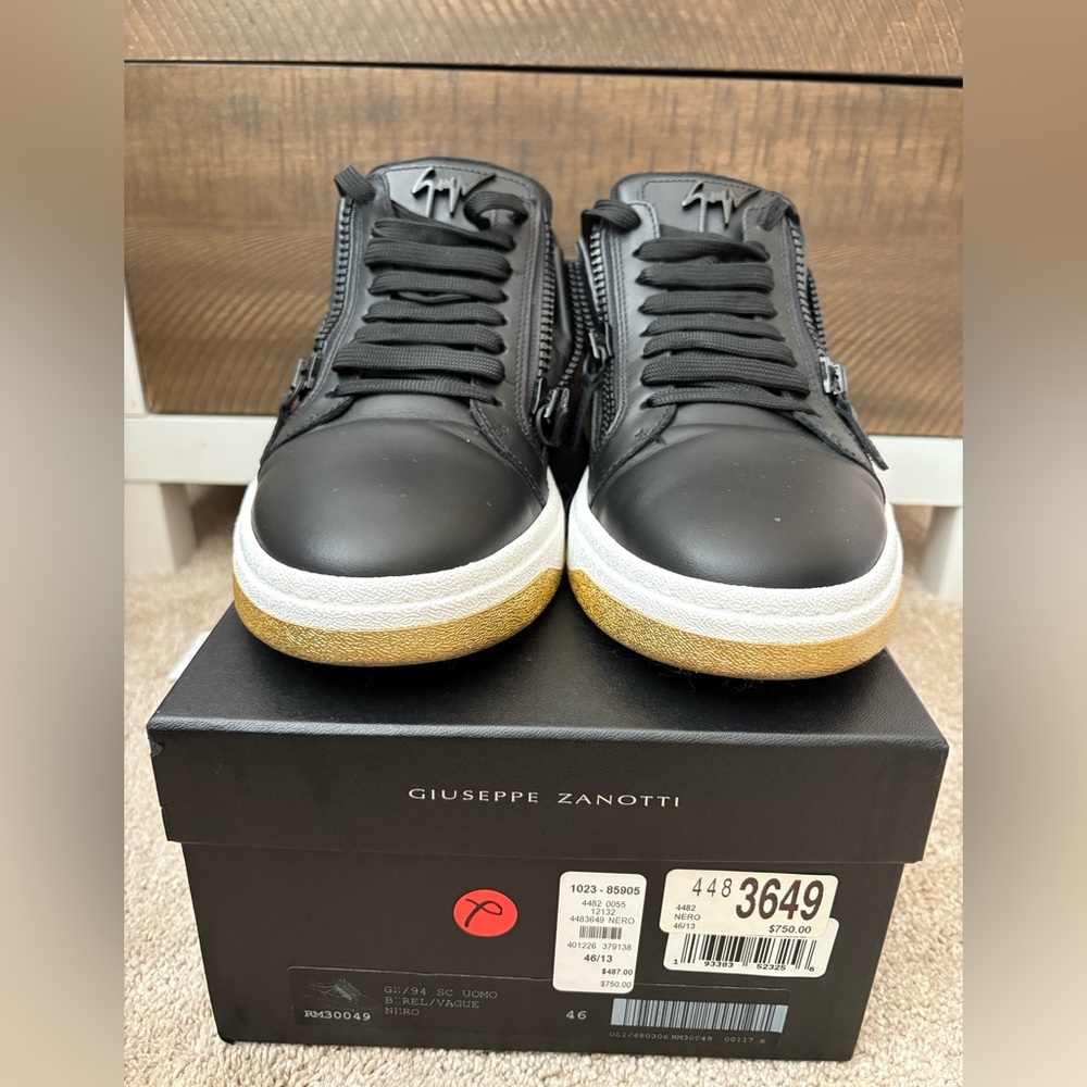 Size 12 Giuseppe Zanotti Black Leather Sneakers with Gold and White Sole - Picture 2 of 6